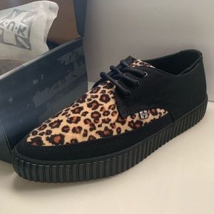 T.U.K Unisex Black & Leopard Pointed Shoes